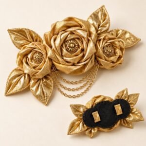 Broche de taille fleurie · Trois roses dorées et chaînes